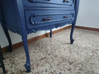 Mueble bar azul y dorado