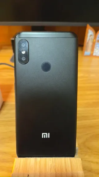 Nuevo Xiaomi Mi A2 Lite Negro 64GB con protector