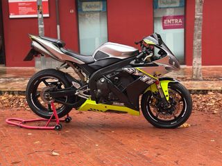 Yamaha R1 2005 Negra/Plata