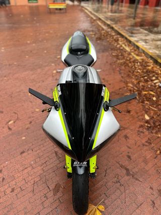Yamaha R1 2005 Negra/Plata
