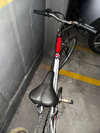 Vendo 2 Bicicleta de montaña roja
