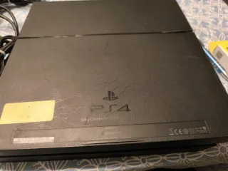 Consola PS4 con 2 mandos