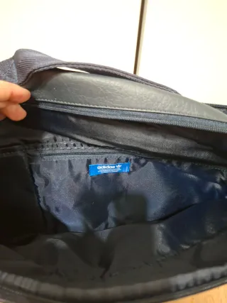 Bandolera Adidas multicolor negra