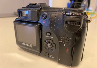 Cámara Olympus C-5050 Zoom Digital