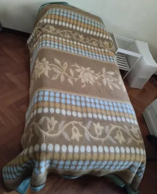 Manta de forro polar con estampado floral