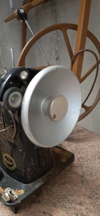 Máquina de coser antigua Hexagon