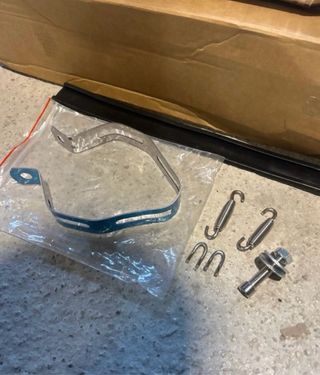 Silencioso Akrapovic Carbono y Plata