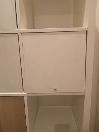 Mueble de almacenaje blanco. Estado correcto