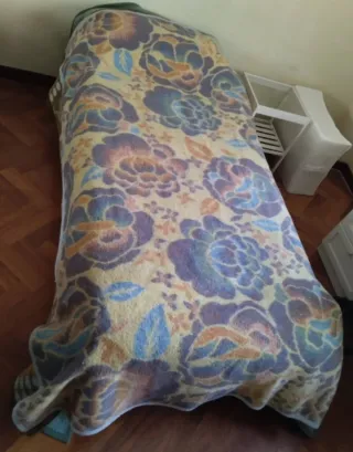 Manta de forro polar con estampado floral