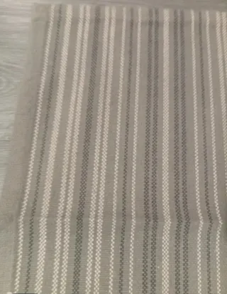 Alfombras de tela a rayas beige y gris