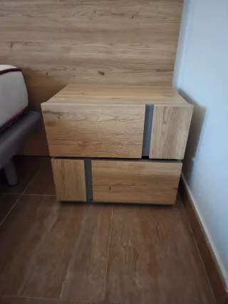 Conjunto cabecero y mesitas madera