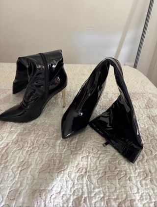 Botas altas charol punta fina elegantes