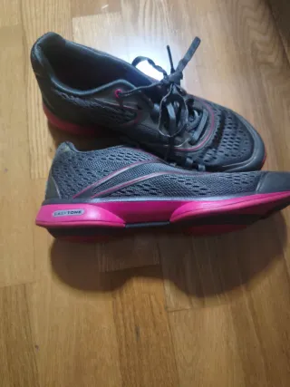 Tenis Reebok Easytone Gris y Rosa