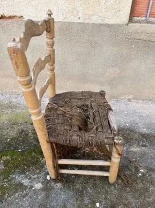 2 Sillas Antiguas de Madera