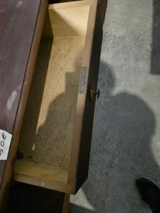 Cómoda antigua de madera