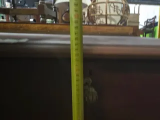 Cómoda antigua de madera