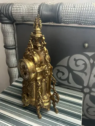 Reloj barroco de mesa de latón vintage