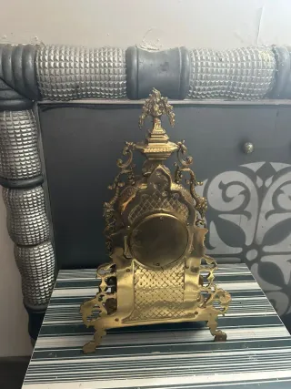 Reloj barroco de mesa de latón vintage