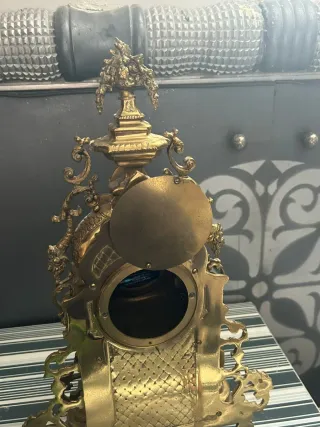 Reloj barroco de mesa de latón vintage