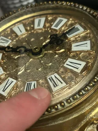 Reloj barroco de mesa de latón vintage