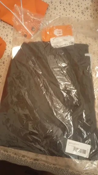 Pack Just Eat: Mochila, Casco, Abrigo y Pantalones