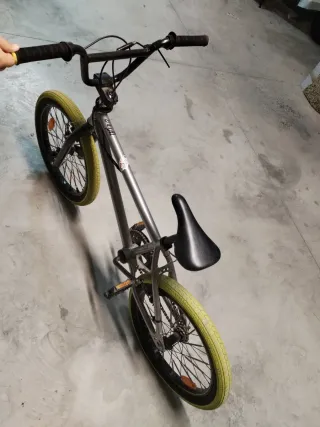 Bicicleta BMX Decathlon