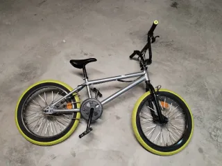 Bicicleta BMX Decathlon