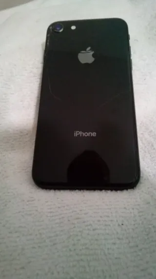 iPhone 8 (para piezas o reparación)