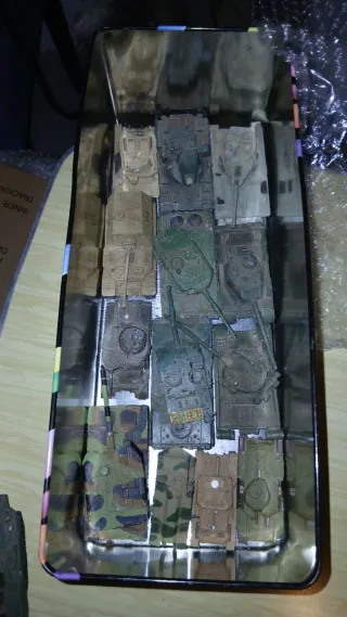 Lotto di 17 carri armati di piombo