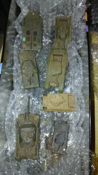 Lotto di 17 carri armati di piombo