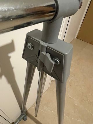 Perchero elevable – Práctico y funcional