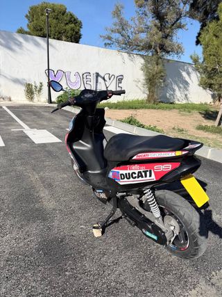 Yamaha Jog RR Negra/Roja