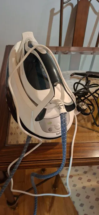 Limpiador vapor Waitbird y centro planchado Tefal