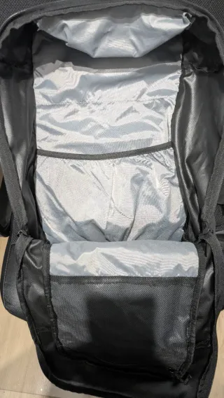 Mochila Quechua 35 L Negra y Gris