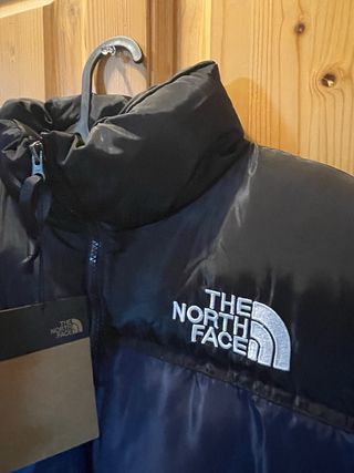 Chaqueta The North Face Azul y Negra