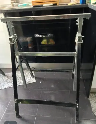 Caballete Plegable Metálico