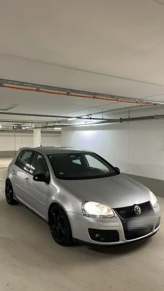 Volkswagen Golf GTI MK5