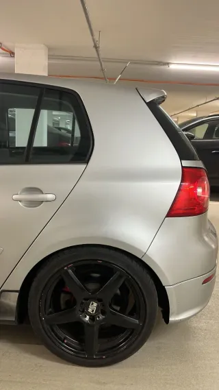 Volkswagen Golf GTI MK5