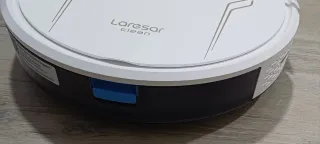Robot aspirapolvere e lavapavimenti Laresar