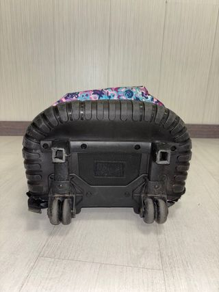 Mochila Totto con ruedas y estampado floral