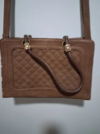 Bolso marrón acolchado