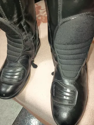 Botas de moto negras usadas 3 veces