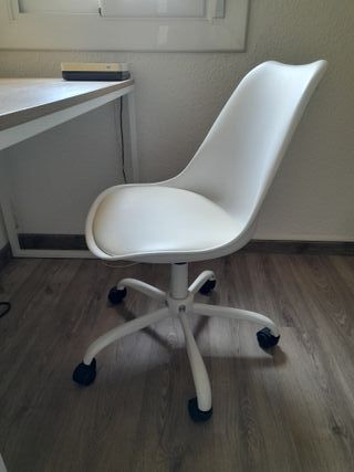 Mesa escritorio y silla