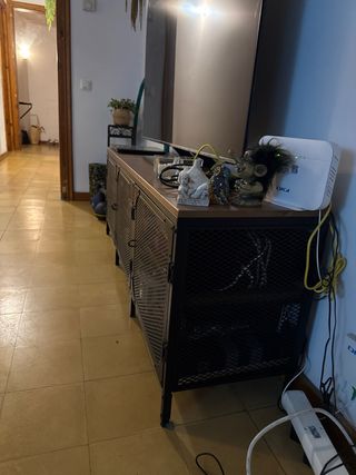 Mueble TV con compartimentos