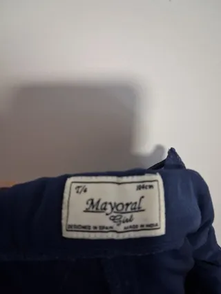 Falda azul con volantes