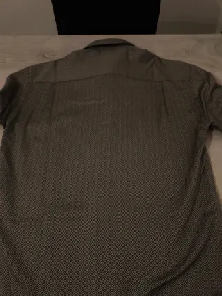 Camicia uomo grigia con linee nere