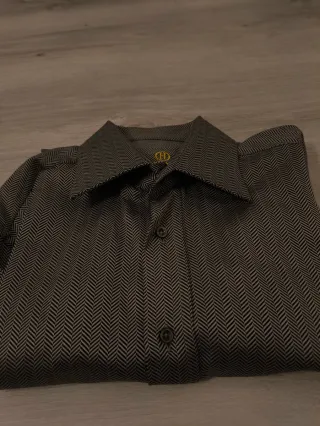 Camicia uomo grigia con linee nere