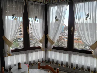 Ventanas de aluminio marrones.Precio 150 e. Unidad