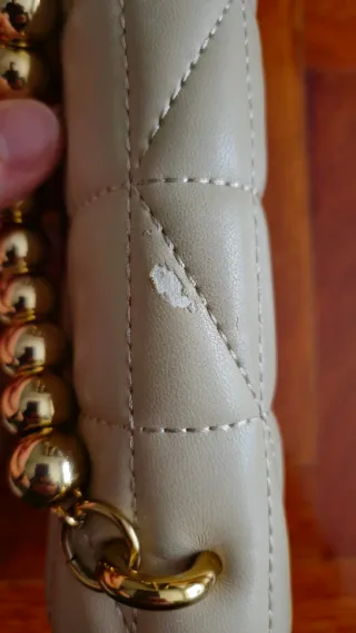 Bolso Zara Beige con Cadena Dorada