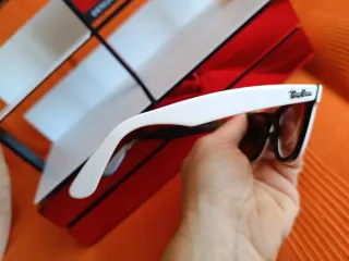 Gafas Ray-Ban Wayfarer Blancas y Negras